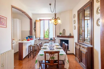 Italian Style House with AC, Walls View & Garden – Photos 13